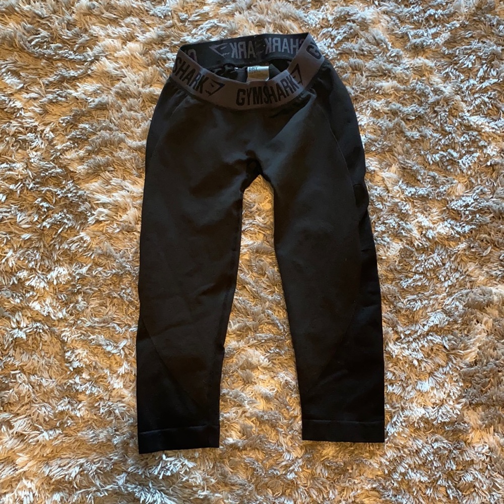 Women’s Gym Shark Capri Leggings